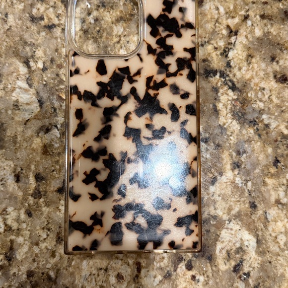Stylish Flaunt Case Set - Floral, Heart, and Tortoiseshell Designs - 14 pro Max - Picture 2 of 4